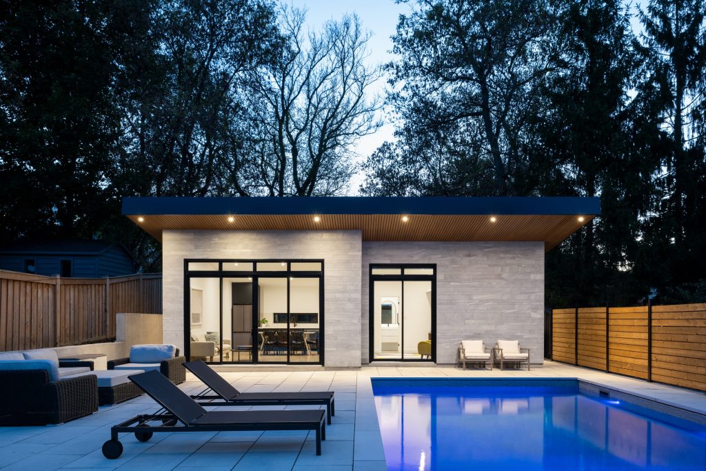 Pool House in Newmarket by Boldera